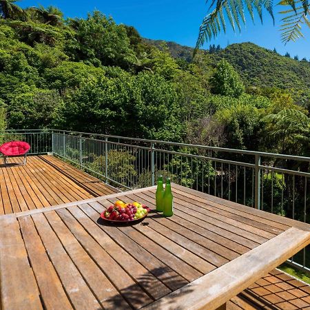 Serene Sounds - Anakiwa Holiday Home Bagian luar foto