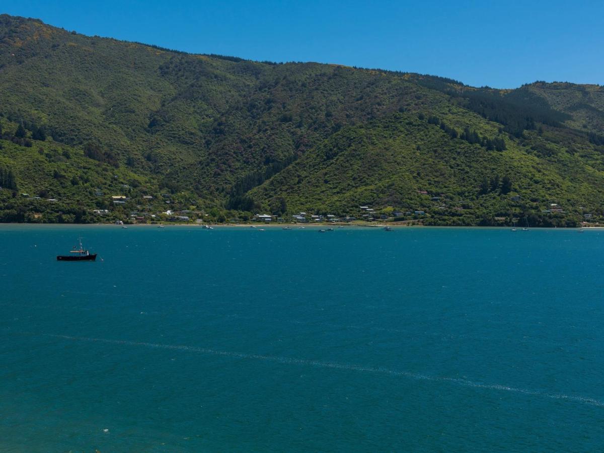 Serene Sounds - Anakiwa Holiday Home Bagian luar foto