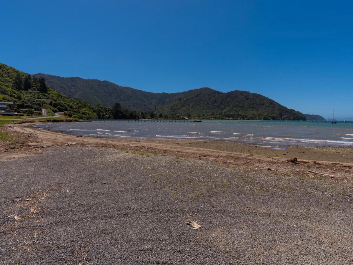 Serene Sounds - Anakiwa Holiday Home Bagian luar foto